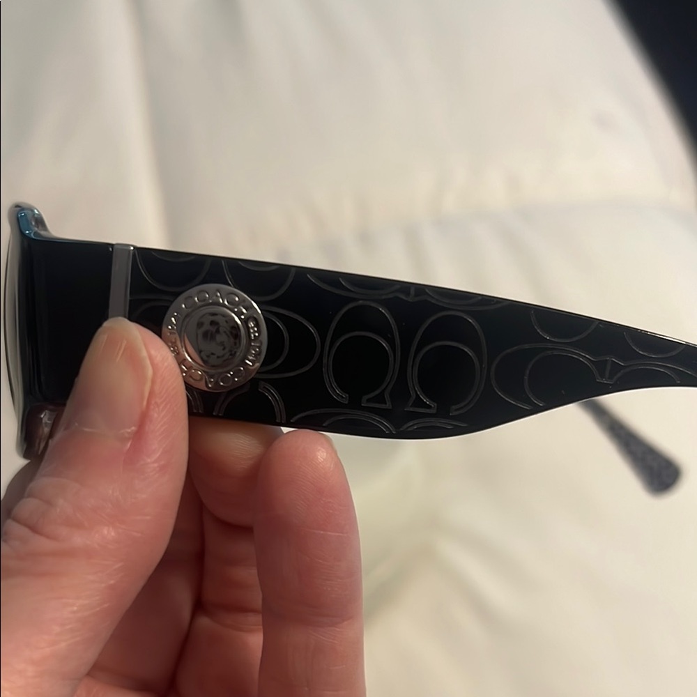 Coach Black Sunglasses with White Case - Picture 3 of 10